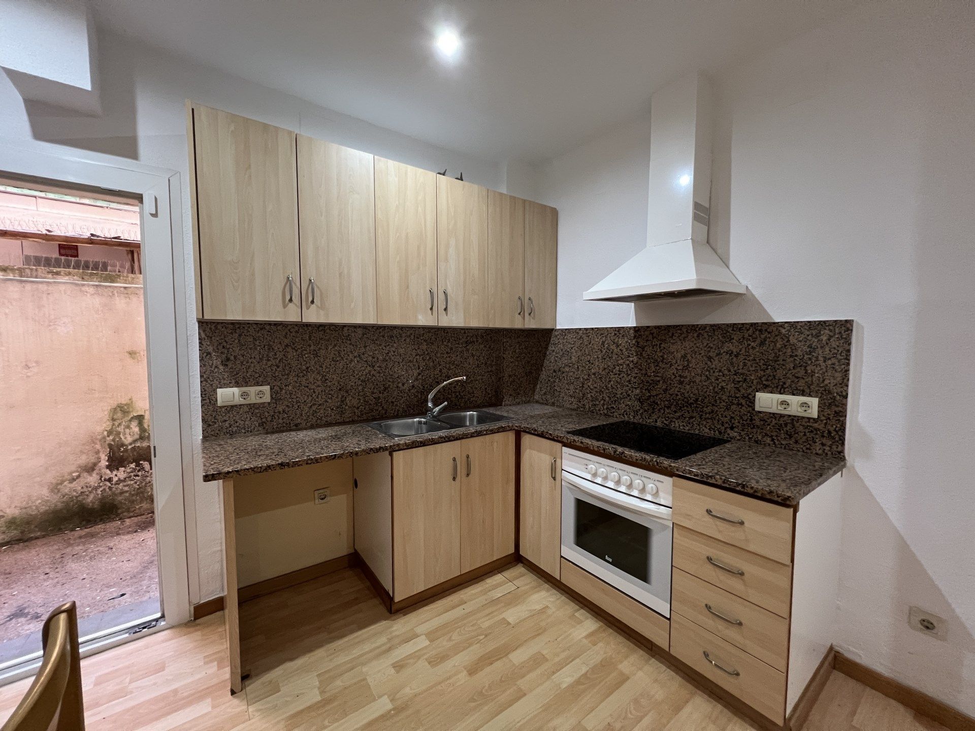 Kitchen of Flat for sale in Girona Capital  with Heating, Terrace and Furnished