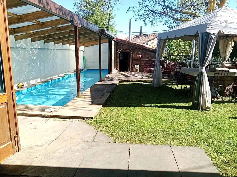Piscina de Casa o chalet en venta en Hermandad de Campoo de Suso con Terraza, Piscina y Amueblado