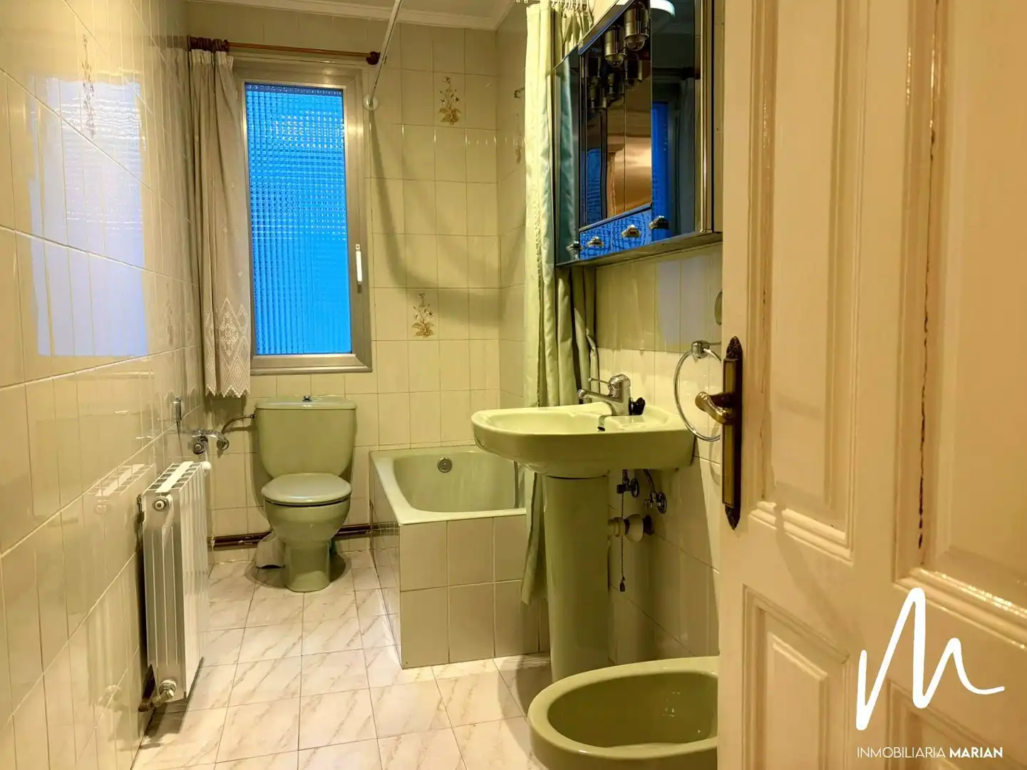 Badezimmer von Wohnung zum Verkauf in Bilbao  mit Heizung