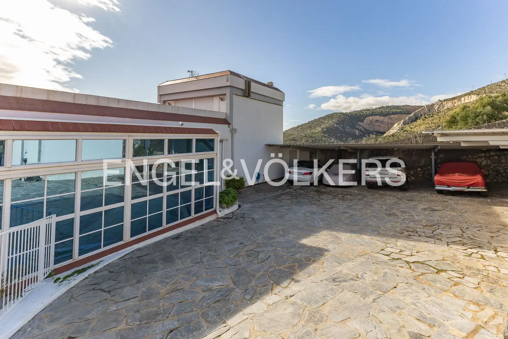 Terrassa de Casa o xalet en venda en Sitges amb Aire condicionat, Calefacció i Jardí privat