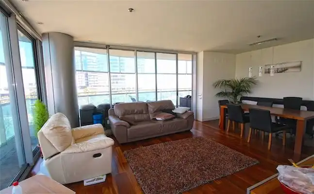 Sala de estar de Piso en venta en Barcelona con Terraza y Piscina comunitaria