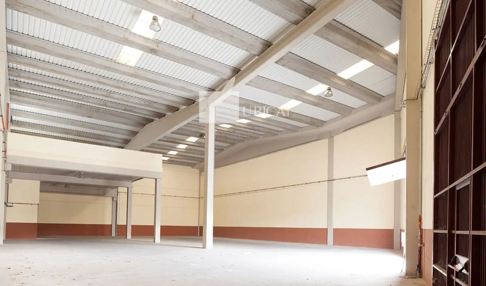 Nau industrial de lloguer en Abrera