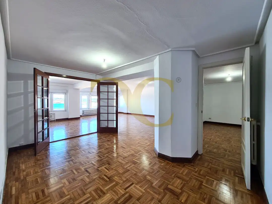 Sala d'estar de Pis en venda en Gijón  amb Calefacció i Terrassa