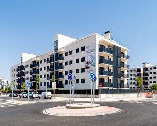 Vista exterior de Planta baixa de lloguer en Alcalá de Henares amb Aire condicionat, Jardí privat i Traster