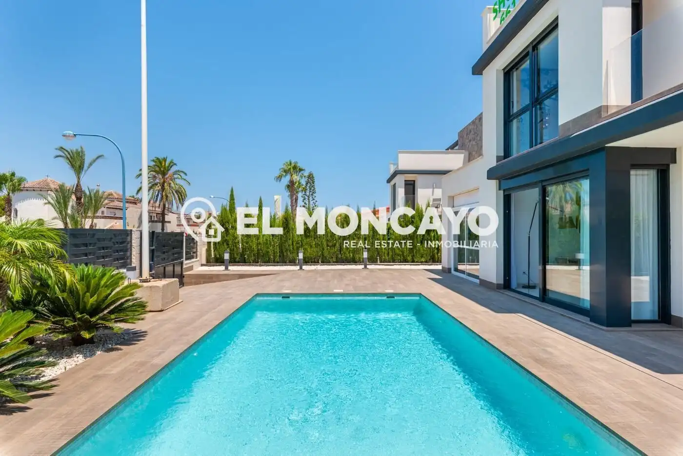 Detached house with pool for sale in Avenida Playa Honda, imagen 3