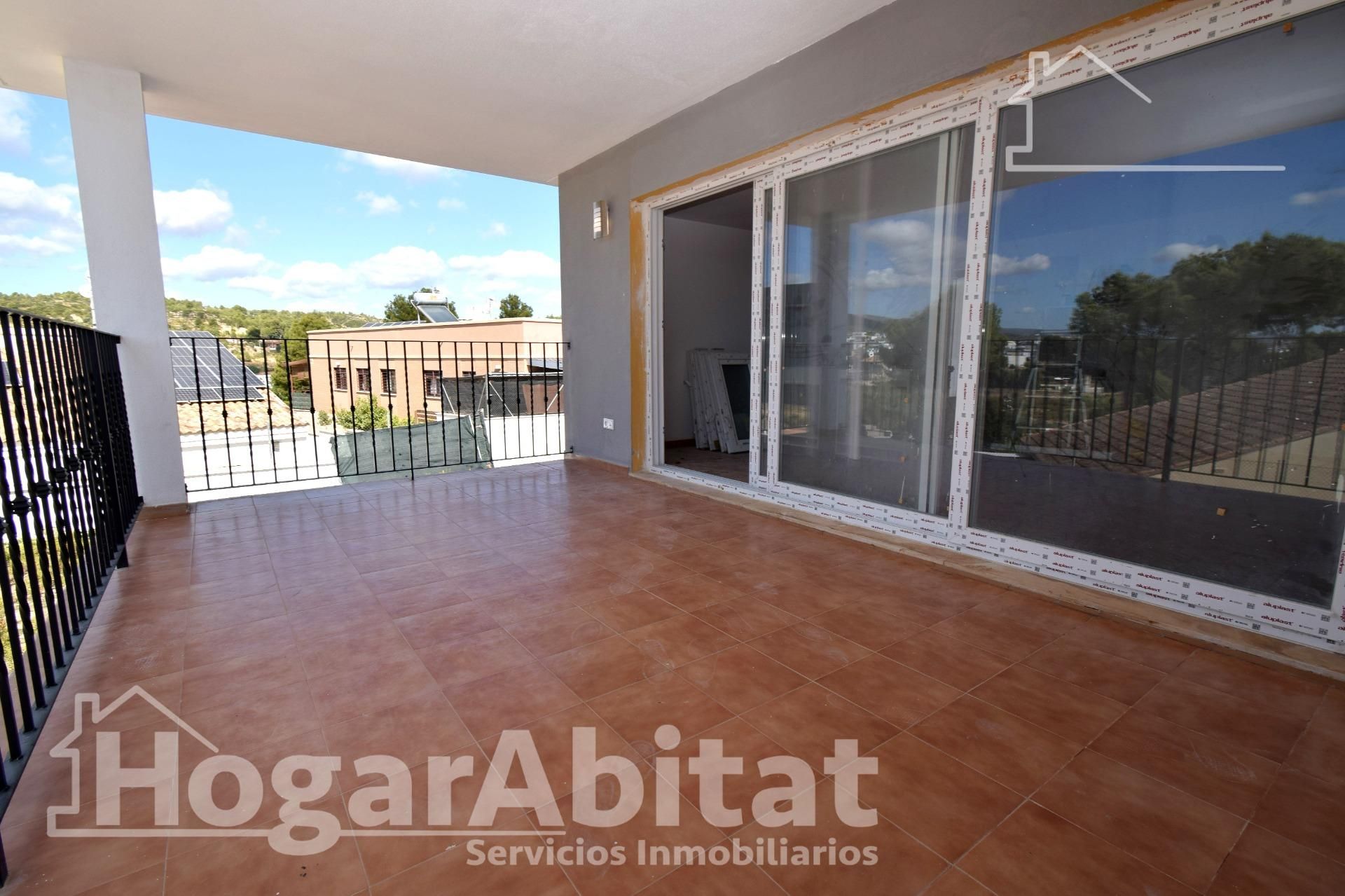Vista exterior de Casa o xalet en venda en Chiva amb Aire condicionat, Calefacció i Jardí privat