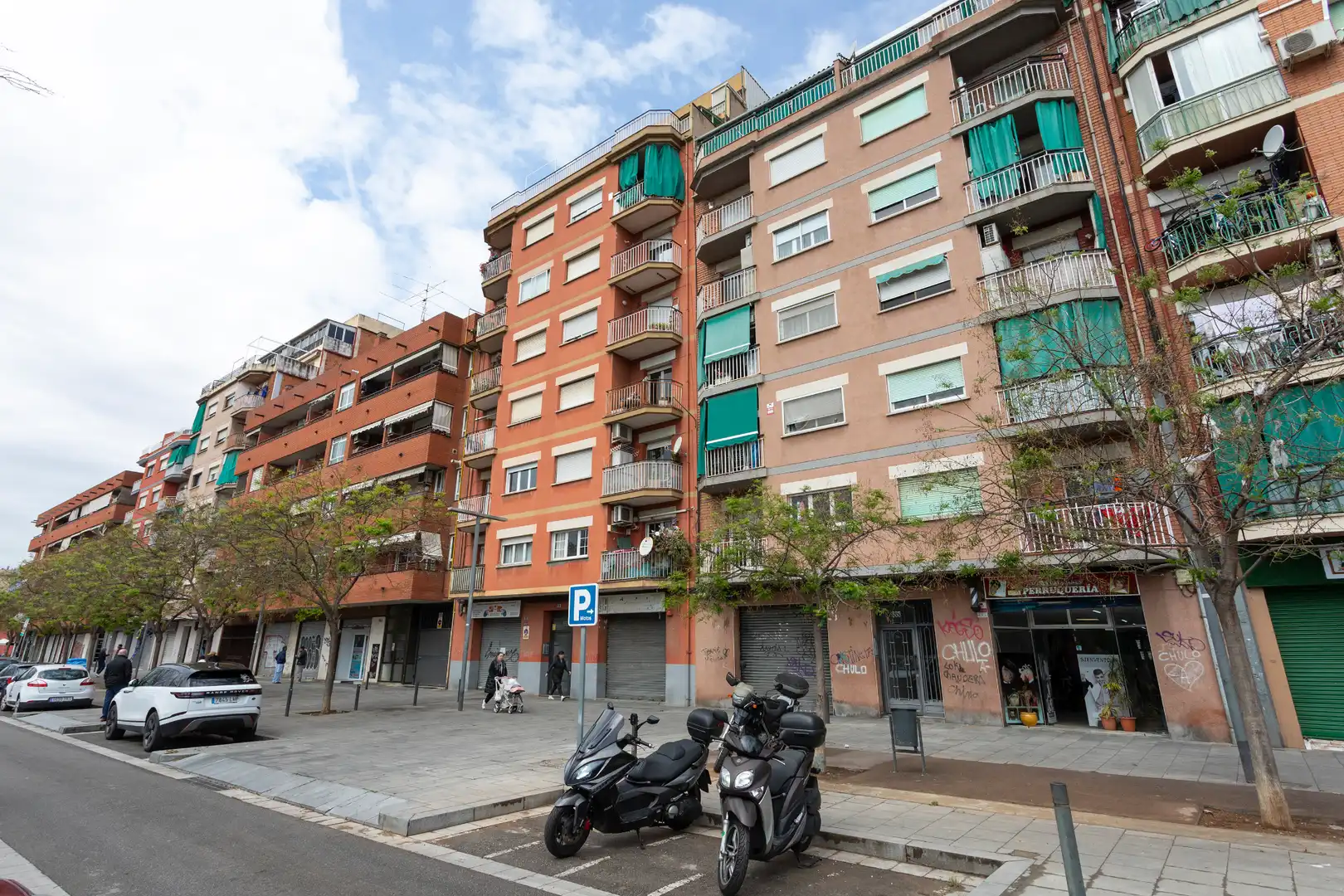 Vista exterior de Pis en venda en Sant Adrià de Besòs amb Calefacció, Parquet i Moblat