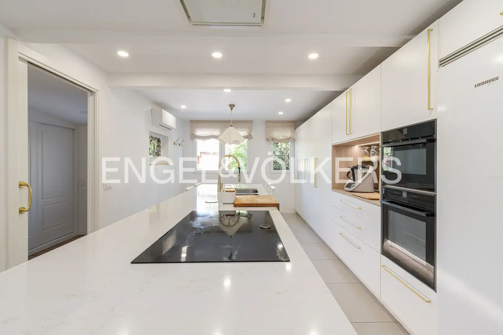 Casa adosada en venta en Urbanización Este - Montepríncipe