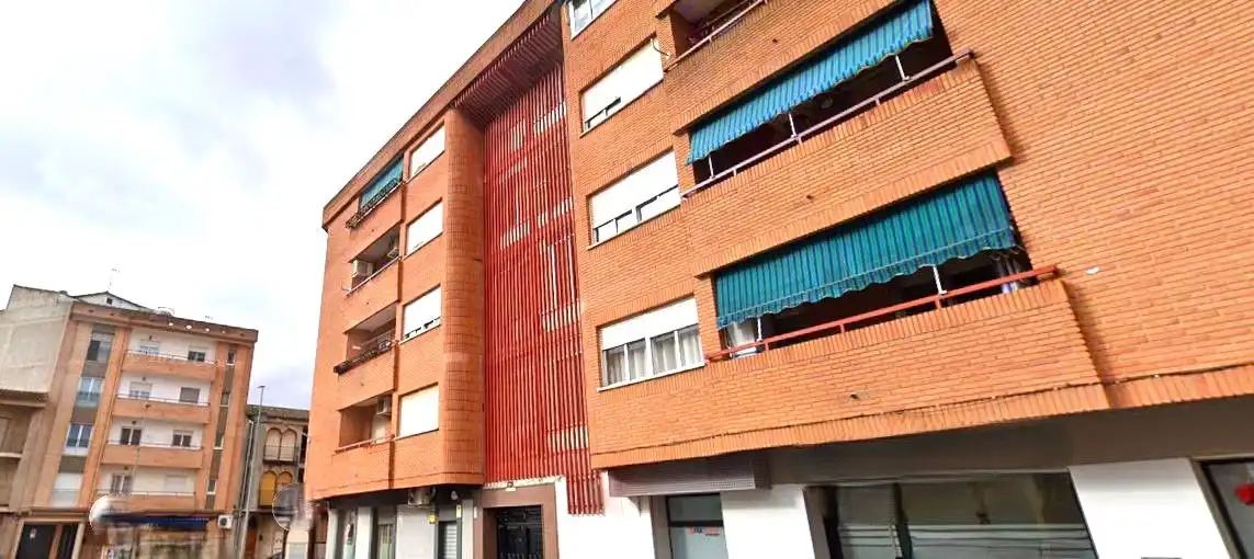 Außenansicht von Wohnung zum Verkauf in Villarrobledo mit Balkon