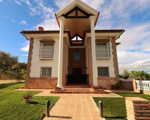 Vista exterior de Casa o xalet de lloguer en Alhaurín El Grande amb Aire condicionat, Jardí privat i Terrassa