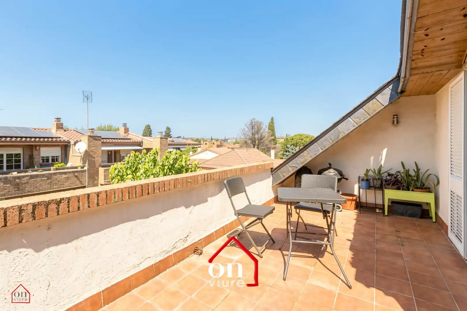 Terrassa de Casa adosada en venda en Sant Cugat del Vallès amb Calefacció, Jardí privat i Parquet