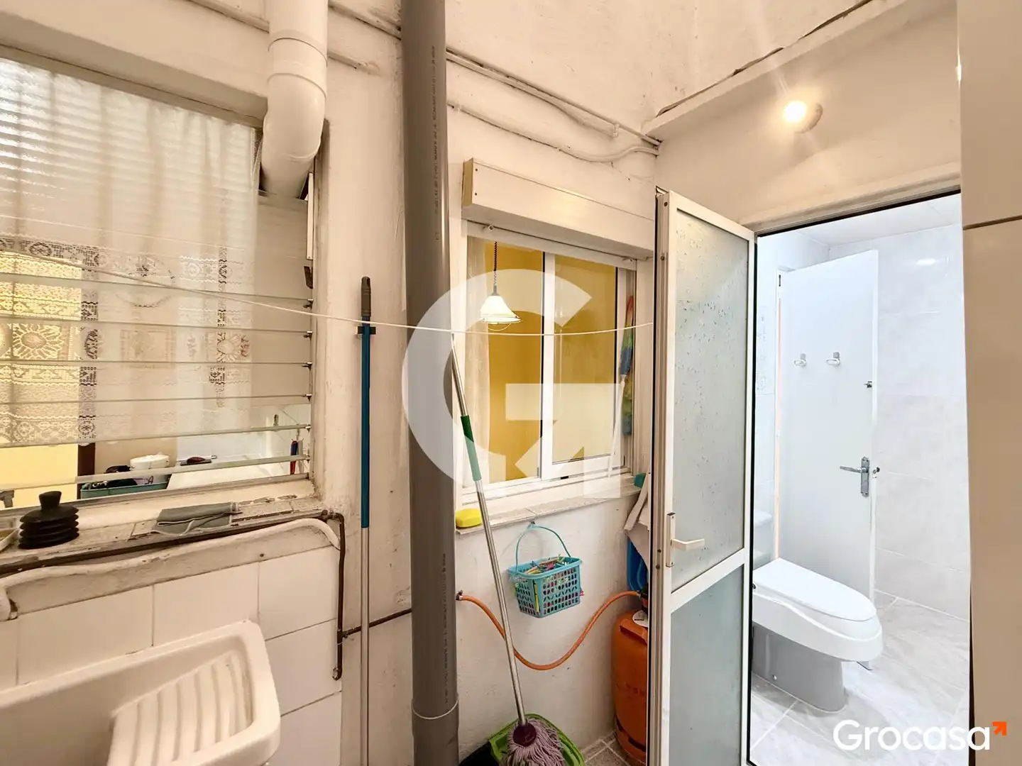 Cocina de Piso en venta en Barcelona con Balcón