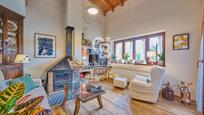 Sala d'estar de Dúplex en venda en Puigcerdà amb Calefacció, Parquet i Terrassa