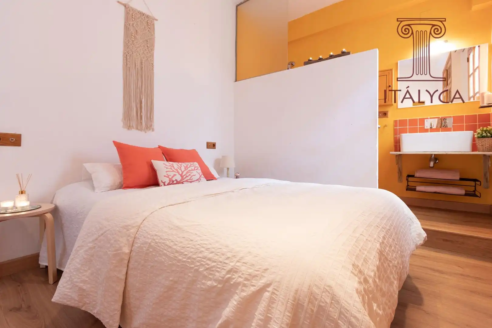 Schlafzimmer von Dachboden zum Verkauf in Sevilla mit Klimaanlage, Terrasse und Abstellraum
