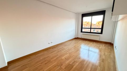 Foto 5 de Piso en venta en Calle del Mulhacén, Pinar del Jalón, Valladolid Capital
