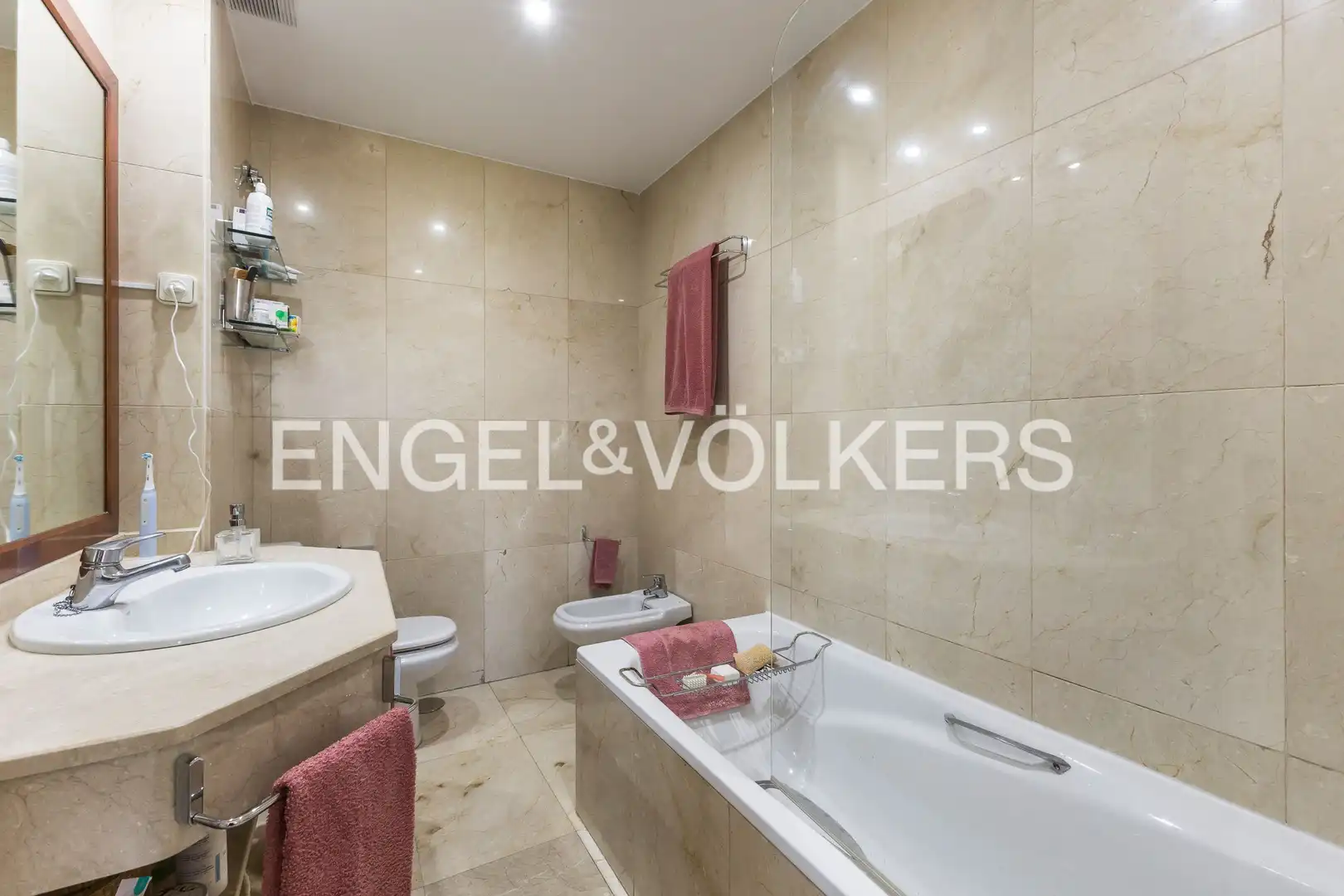 Bathroom of Detached homes for sale in Madrid  with Air Conditioner, Heating and Private garden
