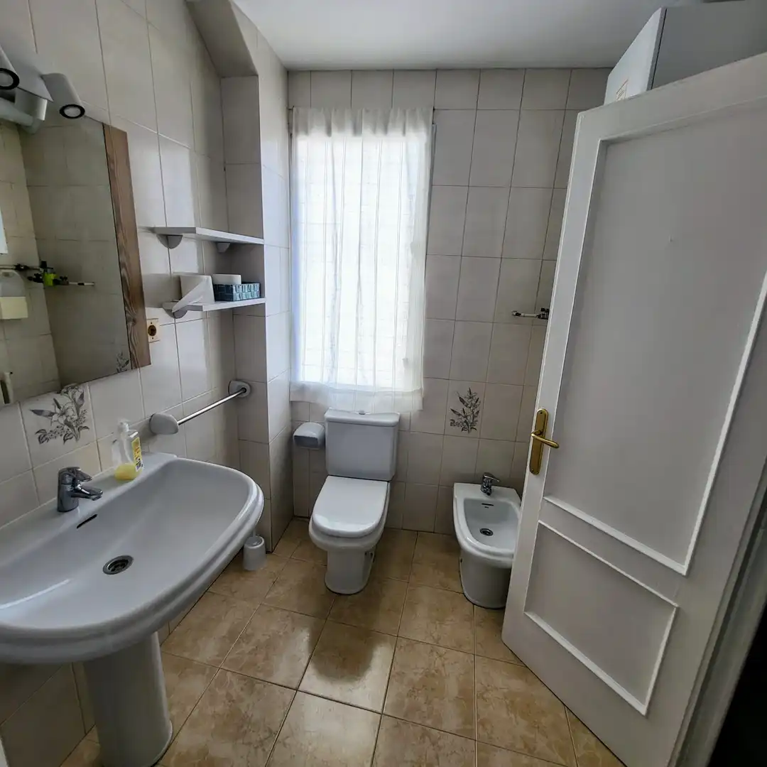 Badezimmer von Wohnung zur Miete in Zaragoza mit Heizung, Möbliert und Ofen