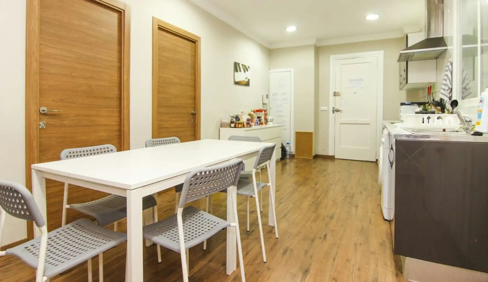 Piso para compartir en  Valencia Capital con Lavadora y Internet