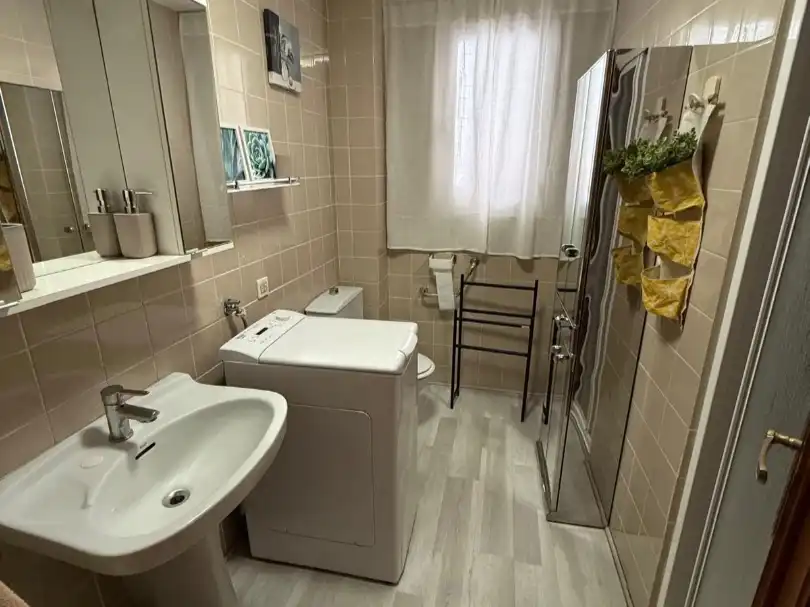 Badezimmer von Wohnung zur Miete in Zamora Capital  mit Terrasse und Balkon