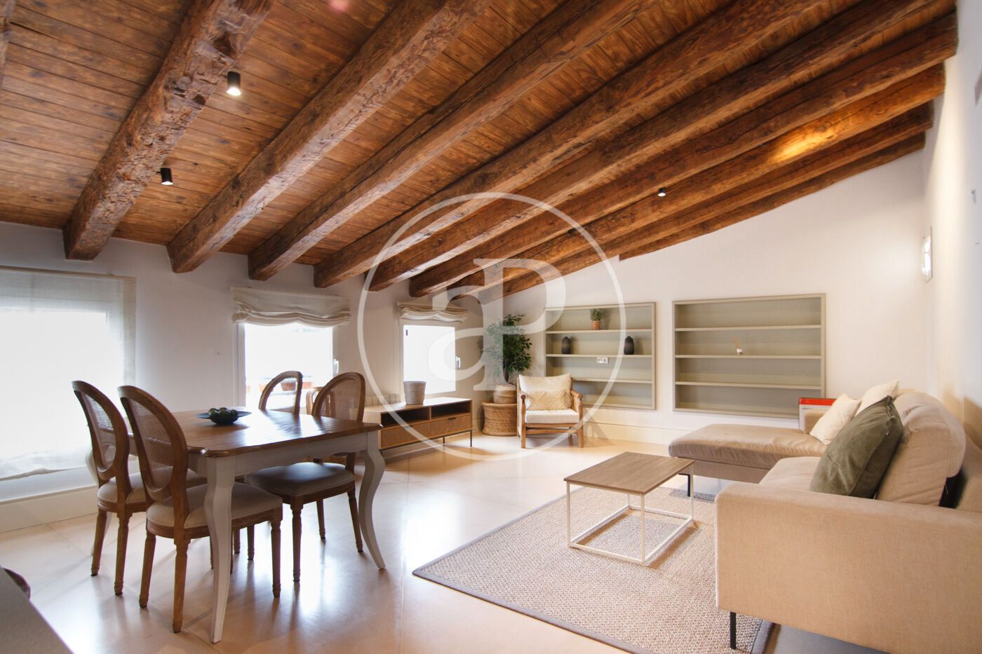 Sala d'estar de Àtic de lloguer en  Madrid Capital amb Aire condicionat, Calefacció i Terrassa