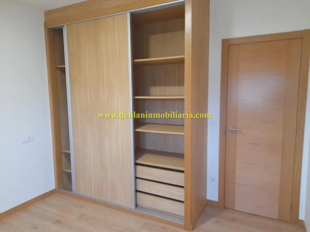 Schlafzimmer von Haus oder Chalet zur Miete in Tui mit Heizung, Privatgarten und Abstellraum