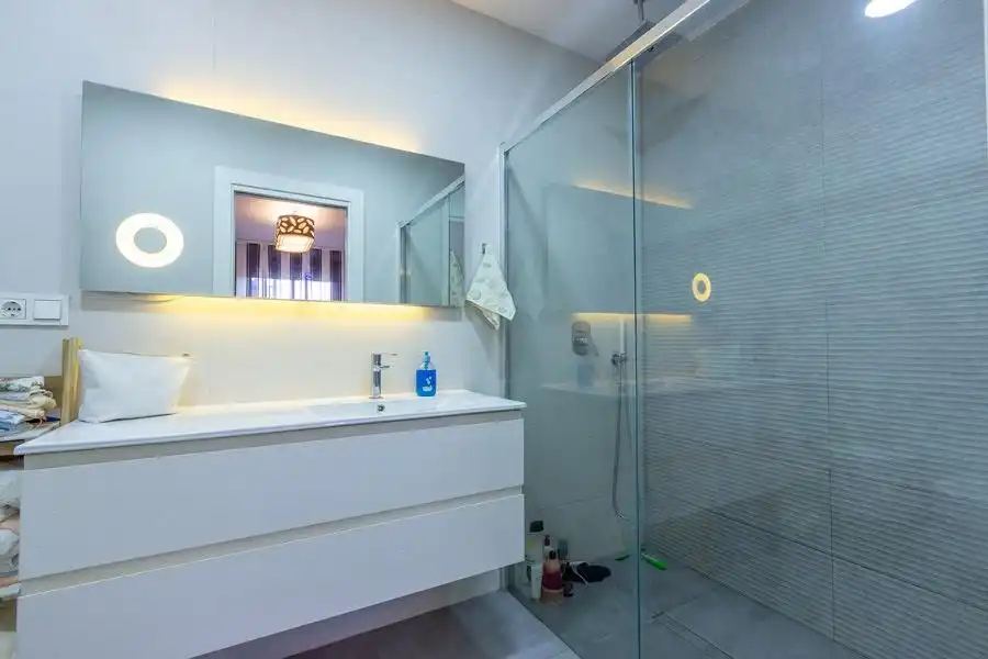Bathroom of Attic for sale in Elche / Elx  with Air Conditioner, Heating and Private garden