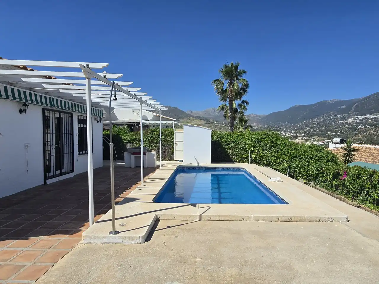 Piscina de Casa o xalet en venda en Viñuela amb Aire condicionat, Terrassa i Piscina