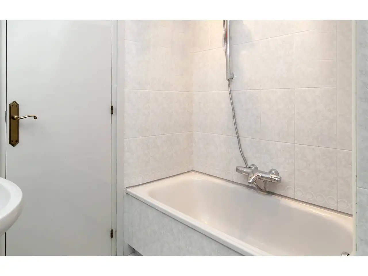 Badezimmer von Wohnung zum Verkauf in Barcelona mit Heizung