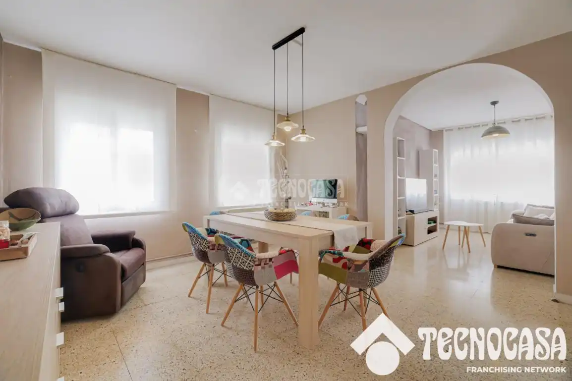 Comedor de Piso en venta en Badalona