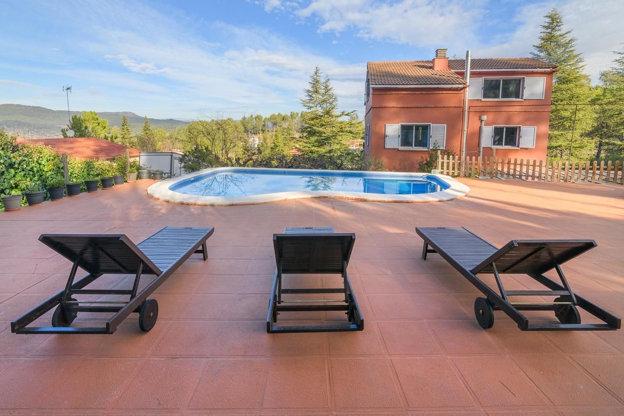 Swimming pool of House or chalet for sale in Sant Salvador de Guardiola  with Private garden, Terrace and Storage room