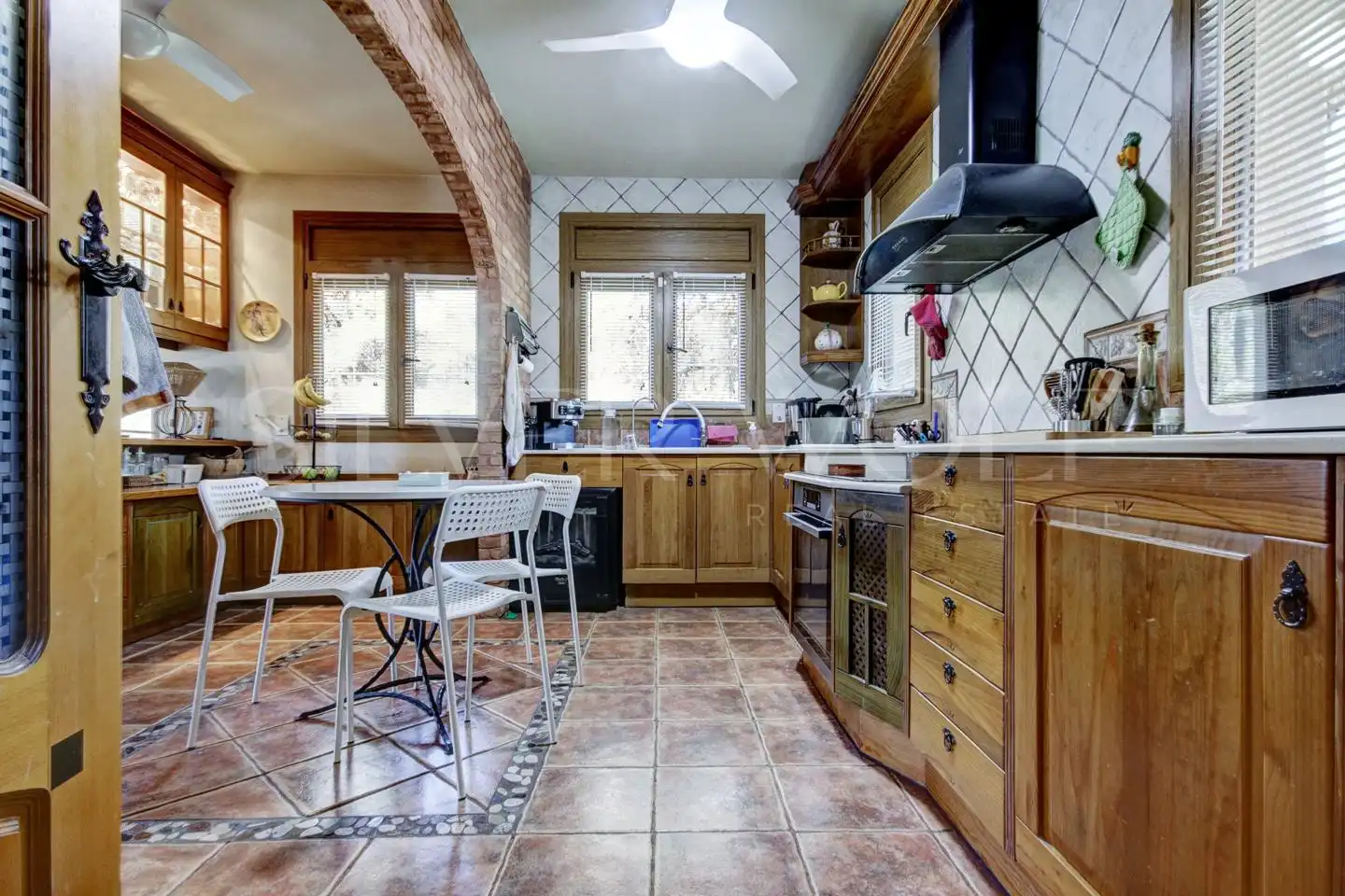 Cocina de Casa o chalet en venta en Vallirana con Calefacción, Jardín privado y Parquet