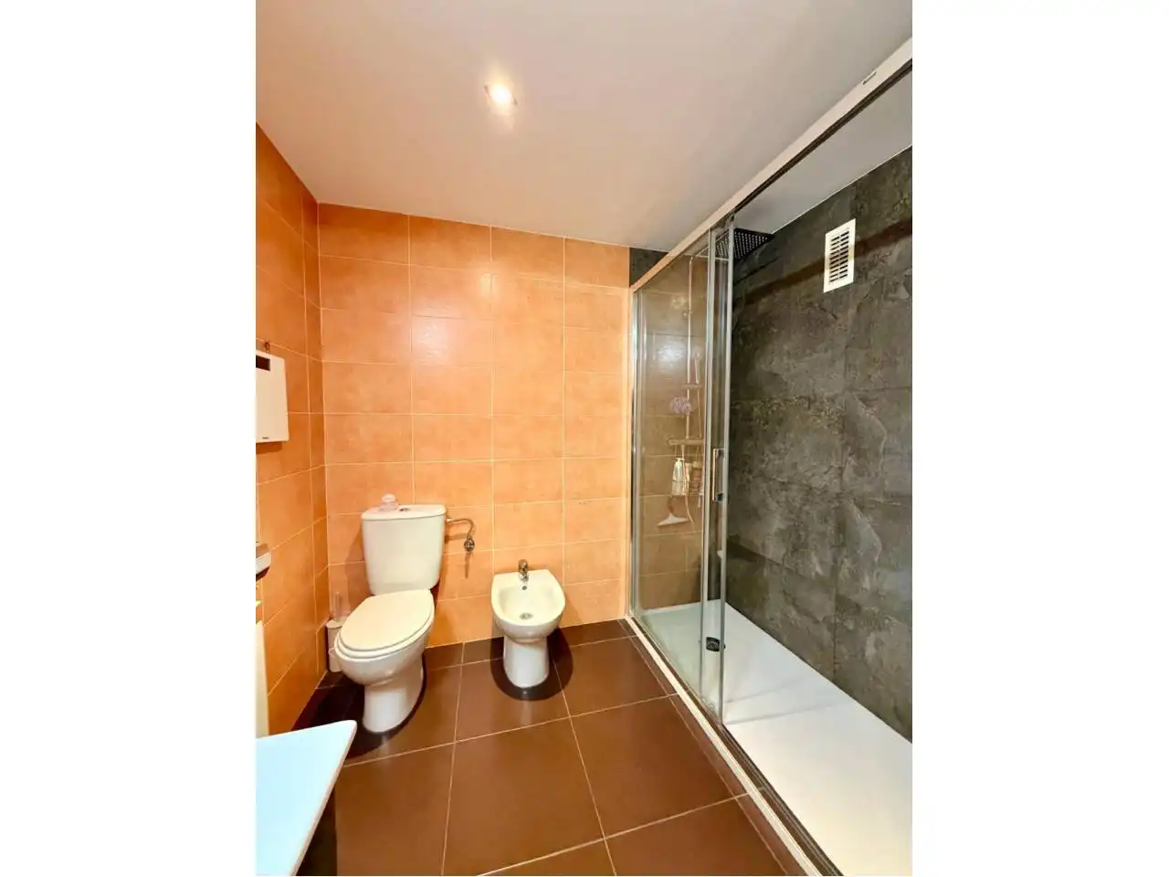 Badezimmer von Wohnung zum Verkauf in Cornellà de Llobregat mit Balkon