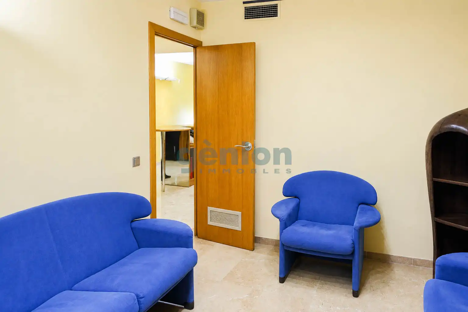 Sala d'estar de Pis en venda en Girona amb Aire condicionat i Calefacció