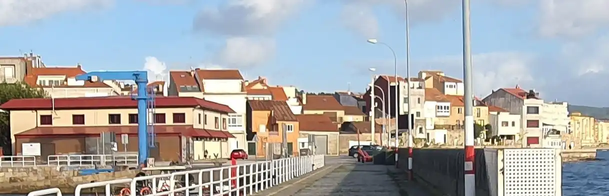 Vista exterior de Casa o xalet en venda en Vilagarcía de Arousa amb Terrassa i Balcó