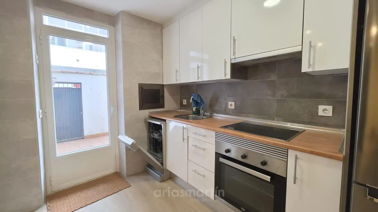 Kitchen of Flat for rent in Salamanca  with Heating and Furnished