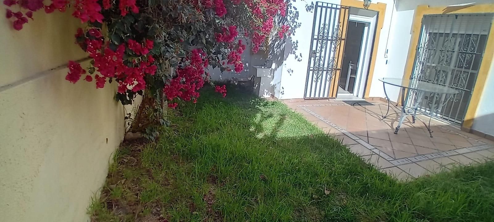 Jardín de Casa adosada en venta en Algeciras con Jardín privado, Trastero y Jacuzzi