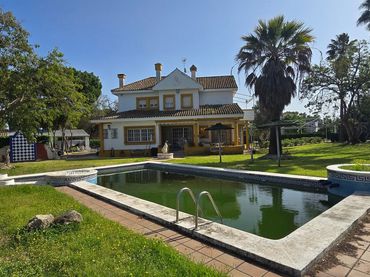 Casa amb balcó en venda a Avenida de  Medina Sidonia