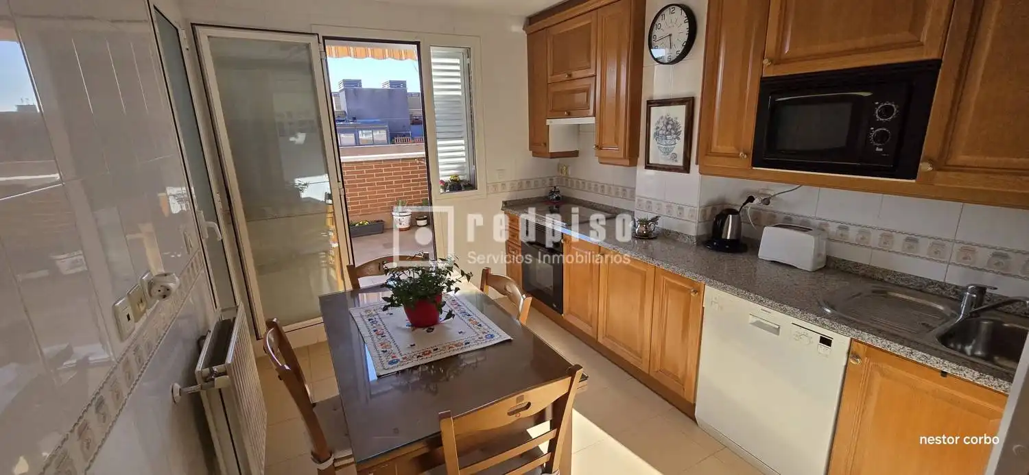 Kitchen of Flat for sale in Torrejón de Ardoz  with Heating, Private garden and Parquet flooring