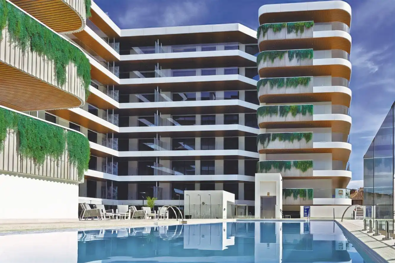 Piso con piscina en venta en Castillo Sohail - Myramar
