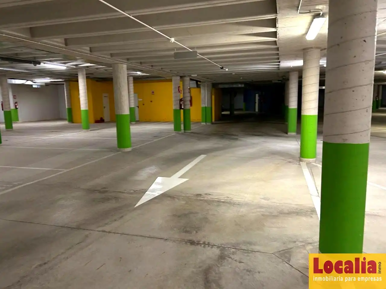 Parkplatz von Geschaftsraum zur Miete in Camargo