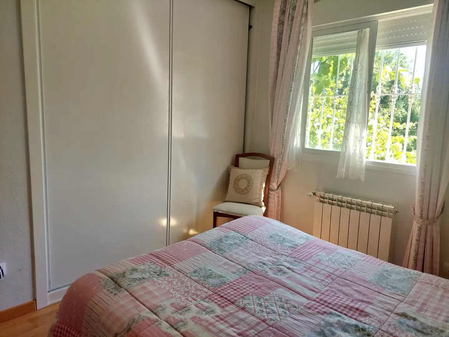 Habitación de Casa adosada en venta en Rivas-Vaciamadrid con Aire acondicionado, Calefacción y Jardín privado