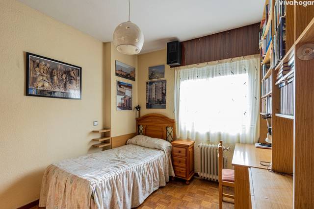 Piso en Venta en LONGARES en Rosas - Musas