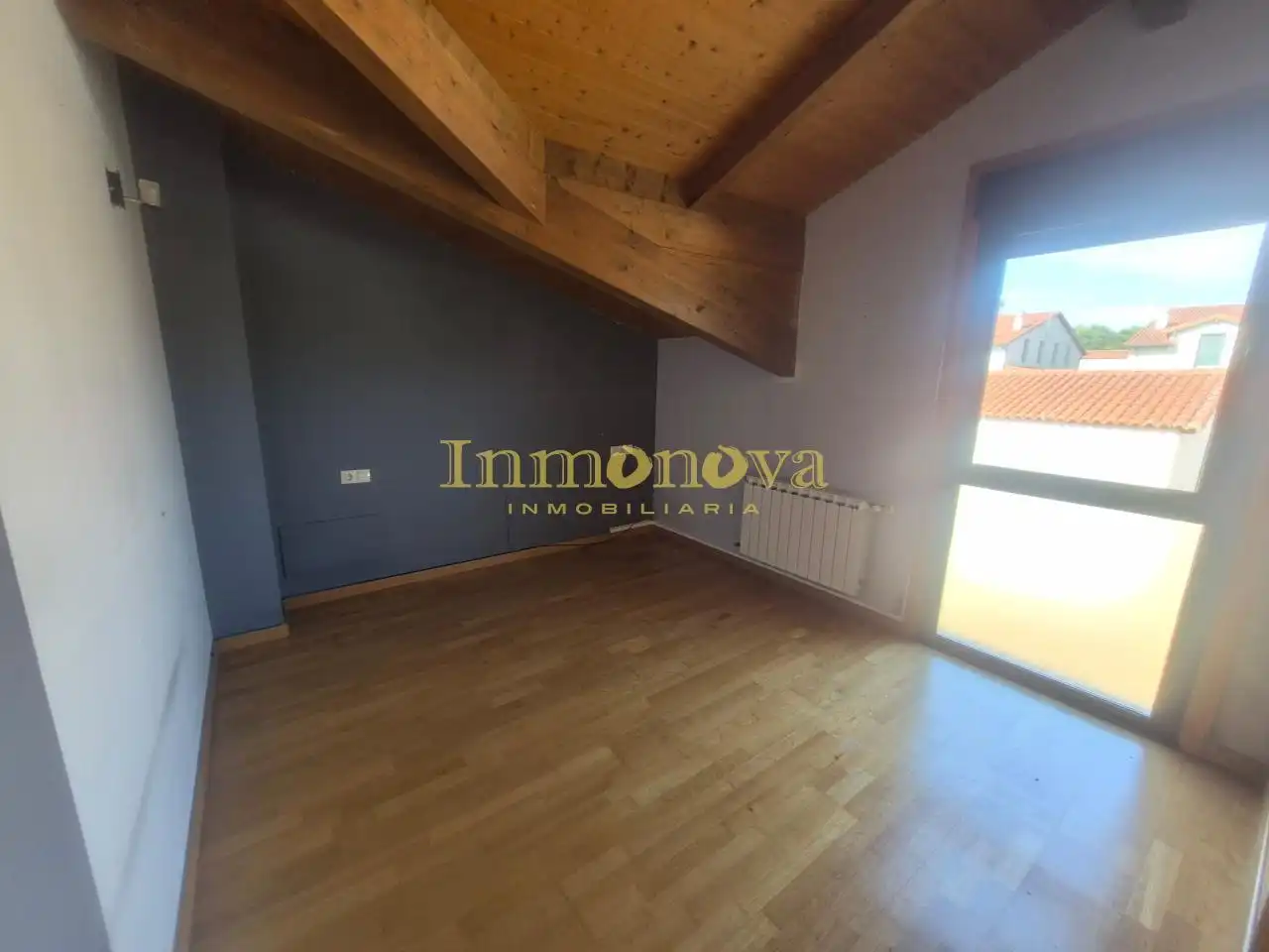 Sala de estar de Casa adosada en venta en A Merca   con Calefacción, Jardín privado y Terraza