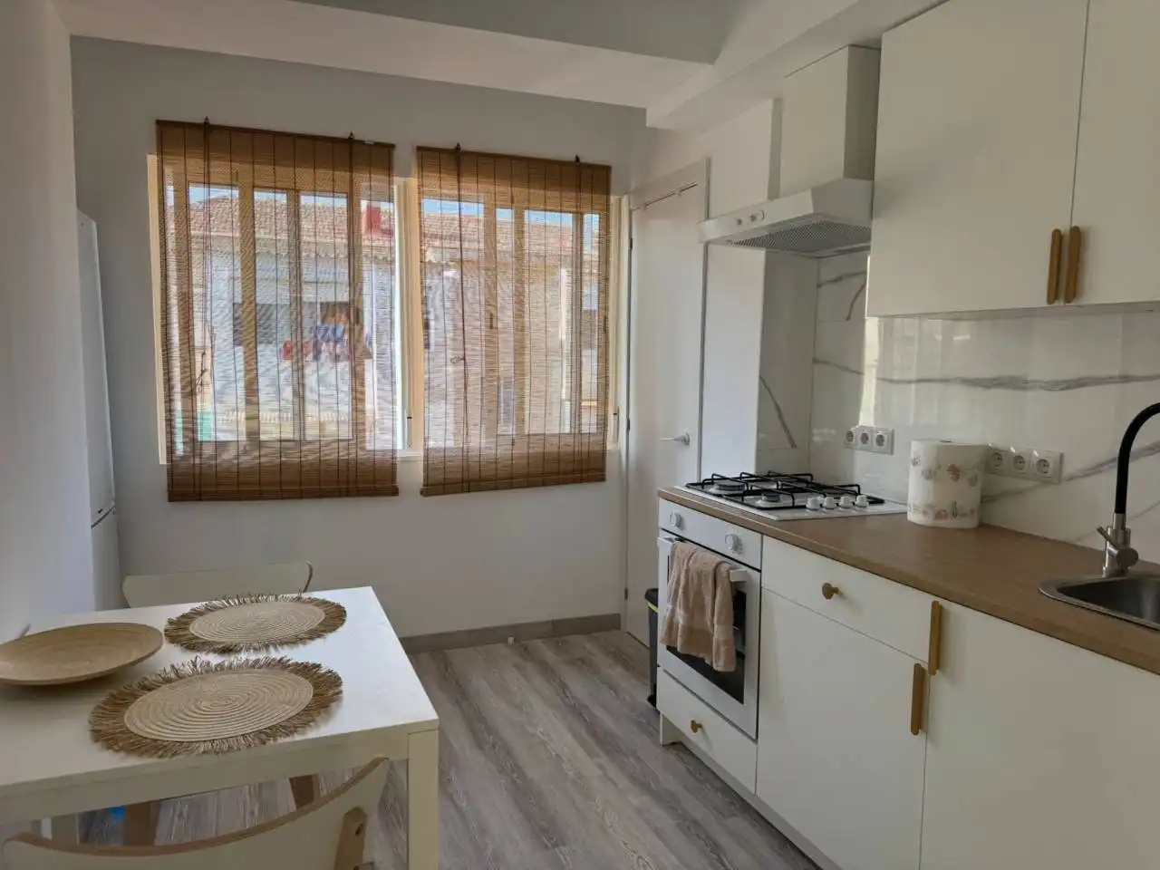 Flat with balcony for sale in Calle Victoriano Ximénez de Courer, imagen 8