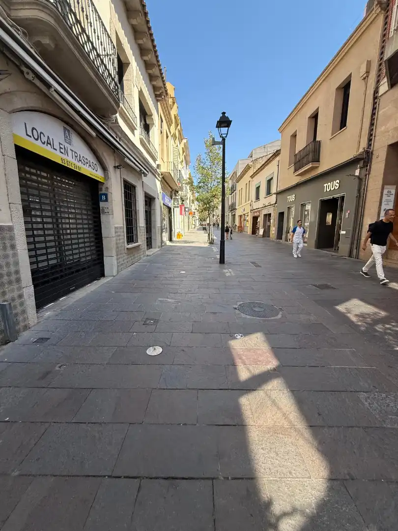 Local comercial en traspàs a Carrer de Santiago Rusiñol, imagen 3
