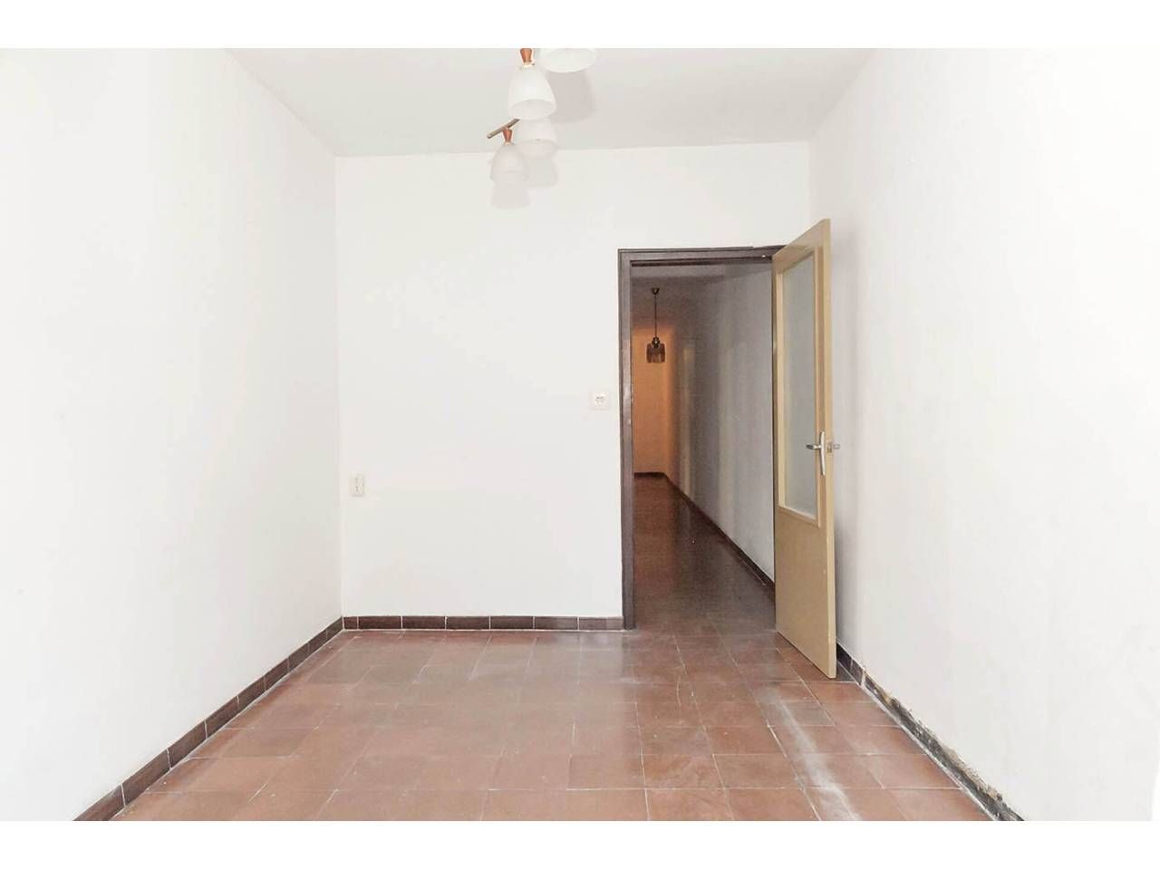 Flat for sale in L'Hospitalet de Llobregat  with Balcony