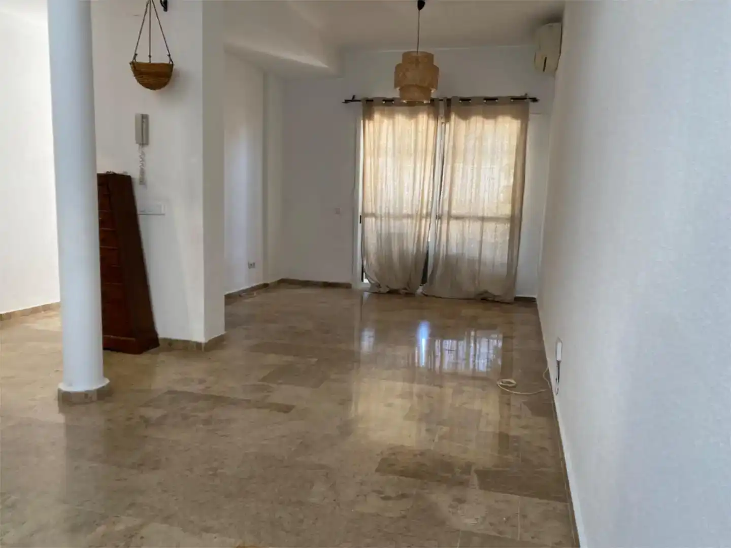 Living room of Houses for share in Bormujos  with Air Conditioner, Private garden and Storage room