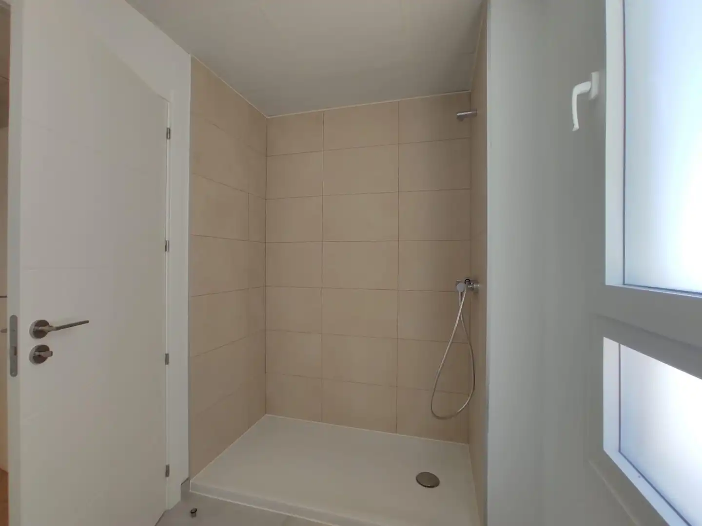 Bathroom of Flat for rent in Dos Hermanas  with Air Conditioner, Heating and Terrace
