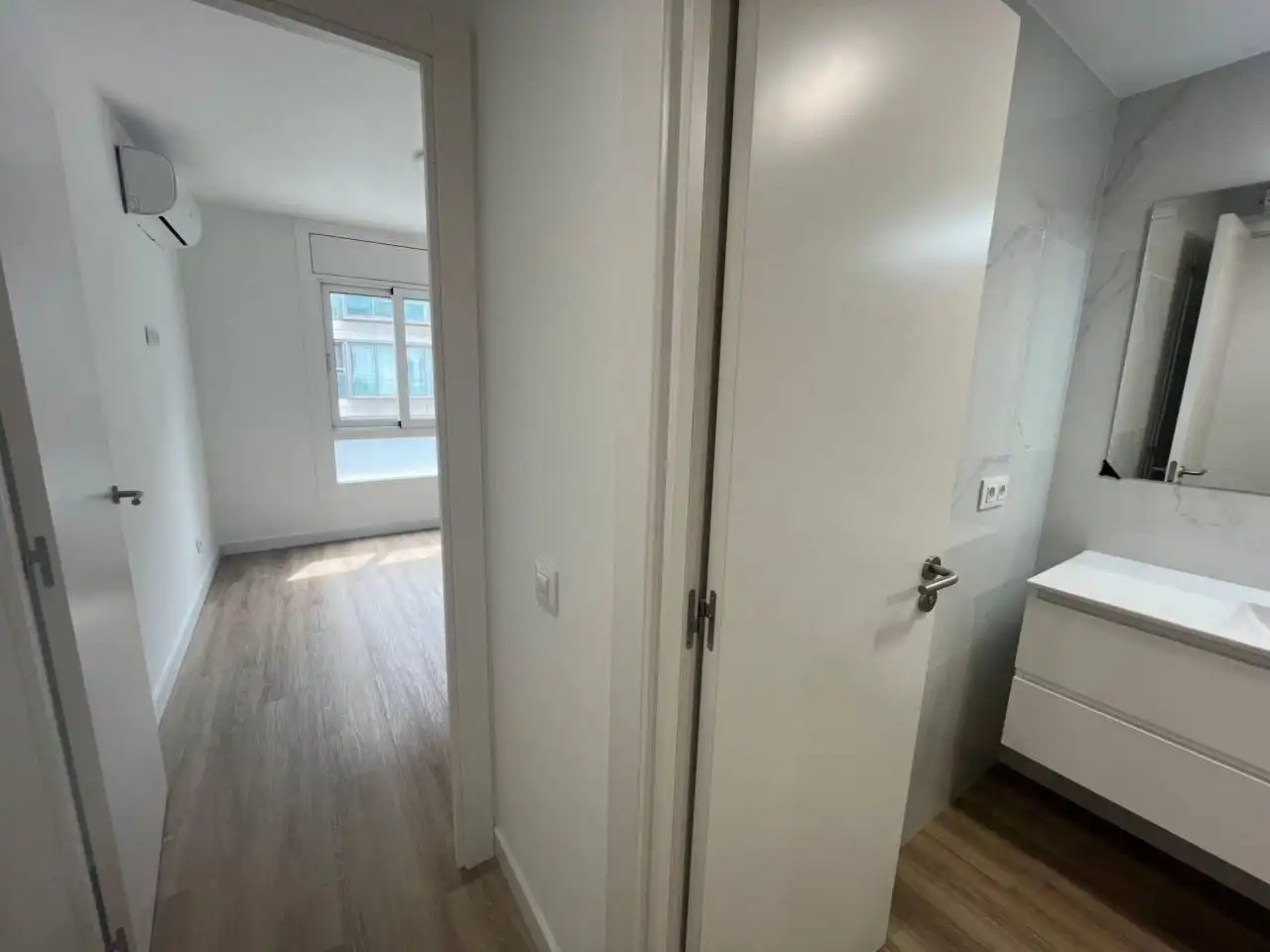 Flat for sale in Girona  with Air Conditioner, Heating and Balcony