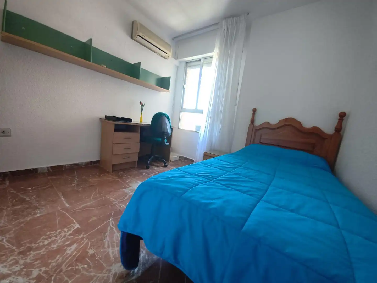 Dormitori de Àtic de lloguer en Granada amb Terrassa